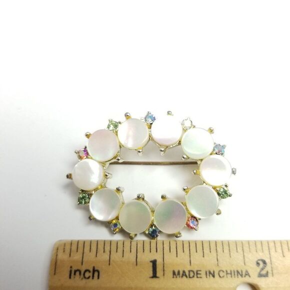 Vintage Pastel Rhinestone and Faux Mother of Pearl Oval Brooch, Retro Lapel Pin - Picture 3 of 6